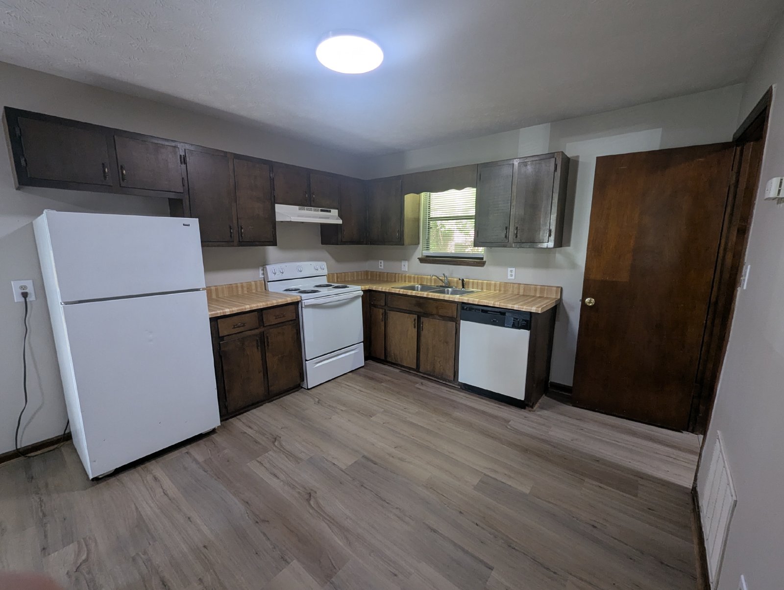 Pet-Friendly 2-bedroom, 1-bath Duplex in the Rustwood Community property image