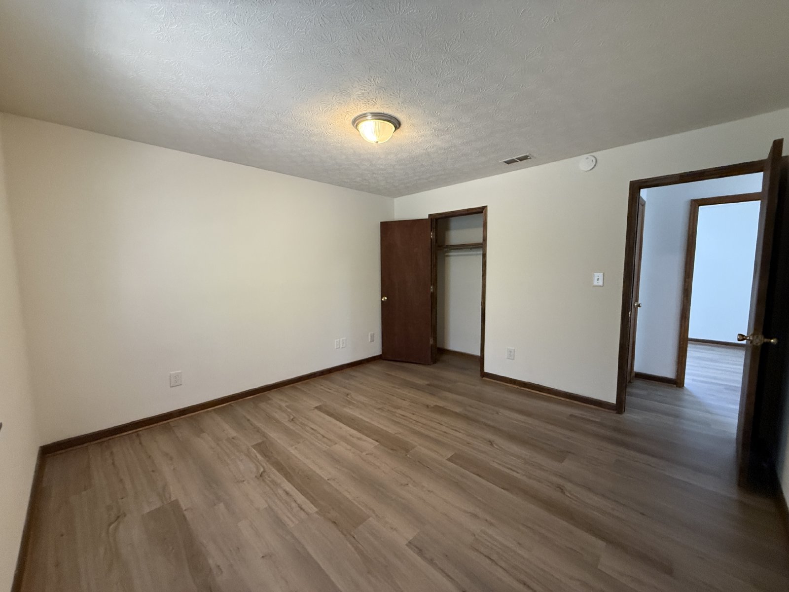 Charming Pet-Friendly 2-Bedroom/1-Bath Duplex in West Athens property image