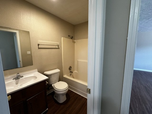 Charming, Pet-Friendly 2-bed/1-bath Duplex in West Athens property image