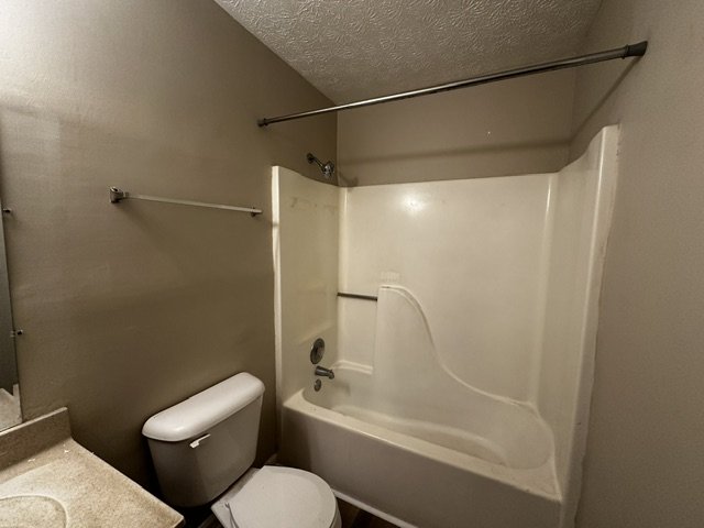 Pet-Friendly 2-bedroom, 1-bath Duplex located on Athens' West Side property image
