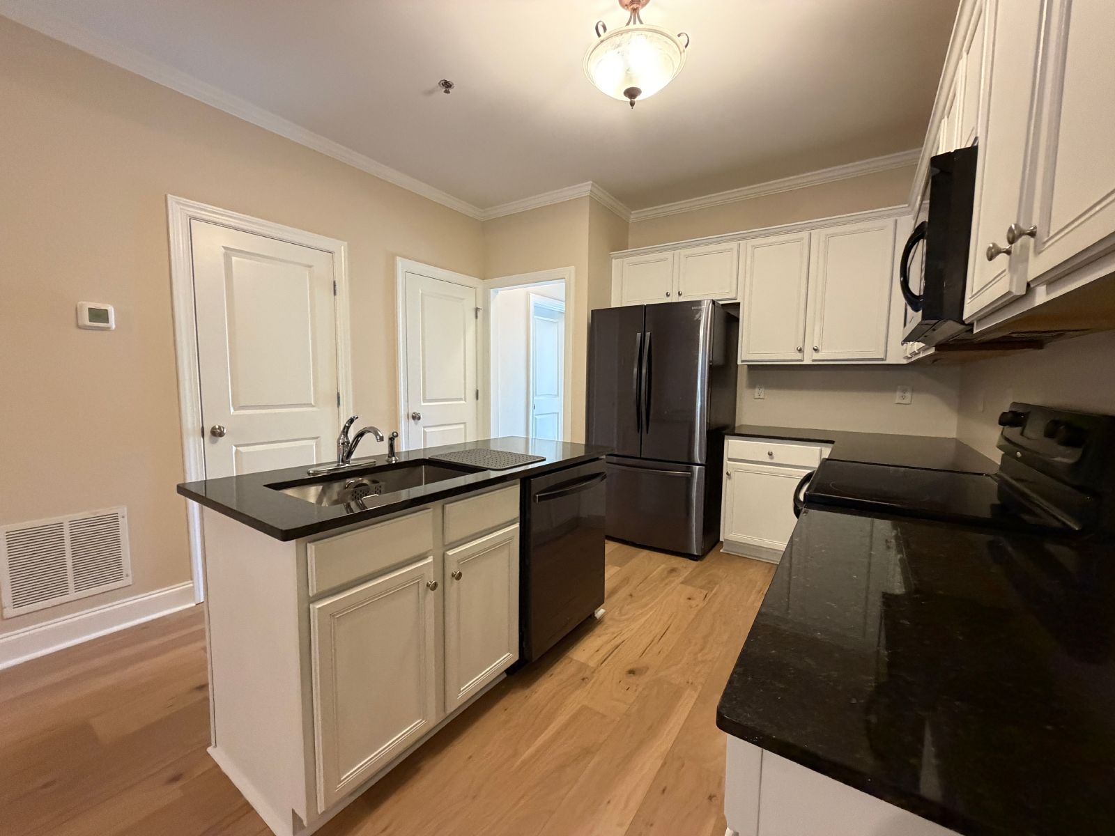 Lovely 3 Bedroom 3 Bath Townhouse on the east side of Athens, GA property image