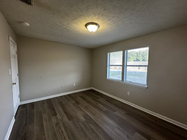Pet-Friendly 2-bedroom, 1-bath Duplex located on Athens' West Side property image