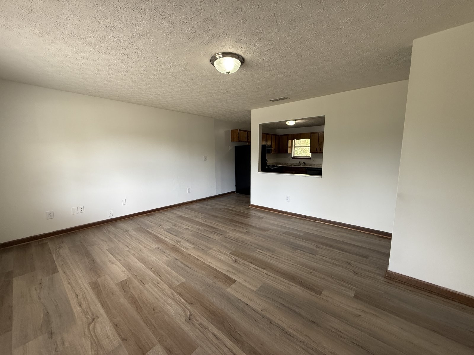 Charming Pet-Friendly 2-Bedroom/1-Bath Duplex in West Athens property image