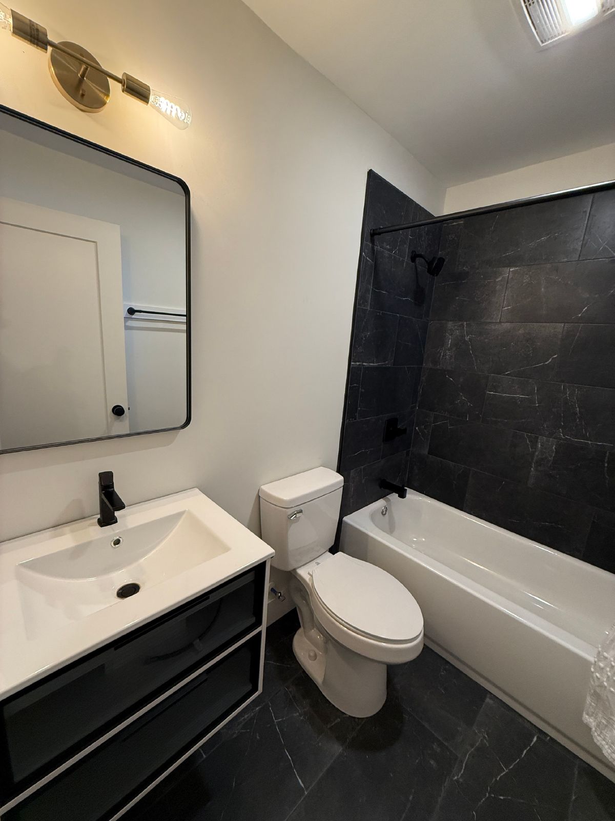 1 BR/ BA Near UGA – Newly Renovated Units Available Soon! Pre-Lease For 2026 property image