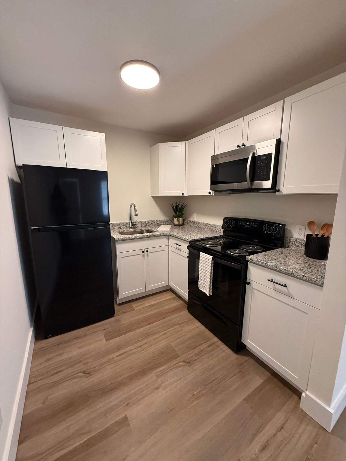 1 BR/ BA Near UGA – Newly Renovated Units Available Soon! Pre-Lease For 2026 property image