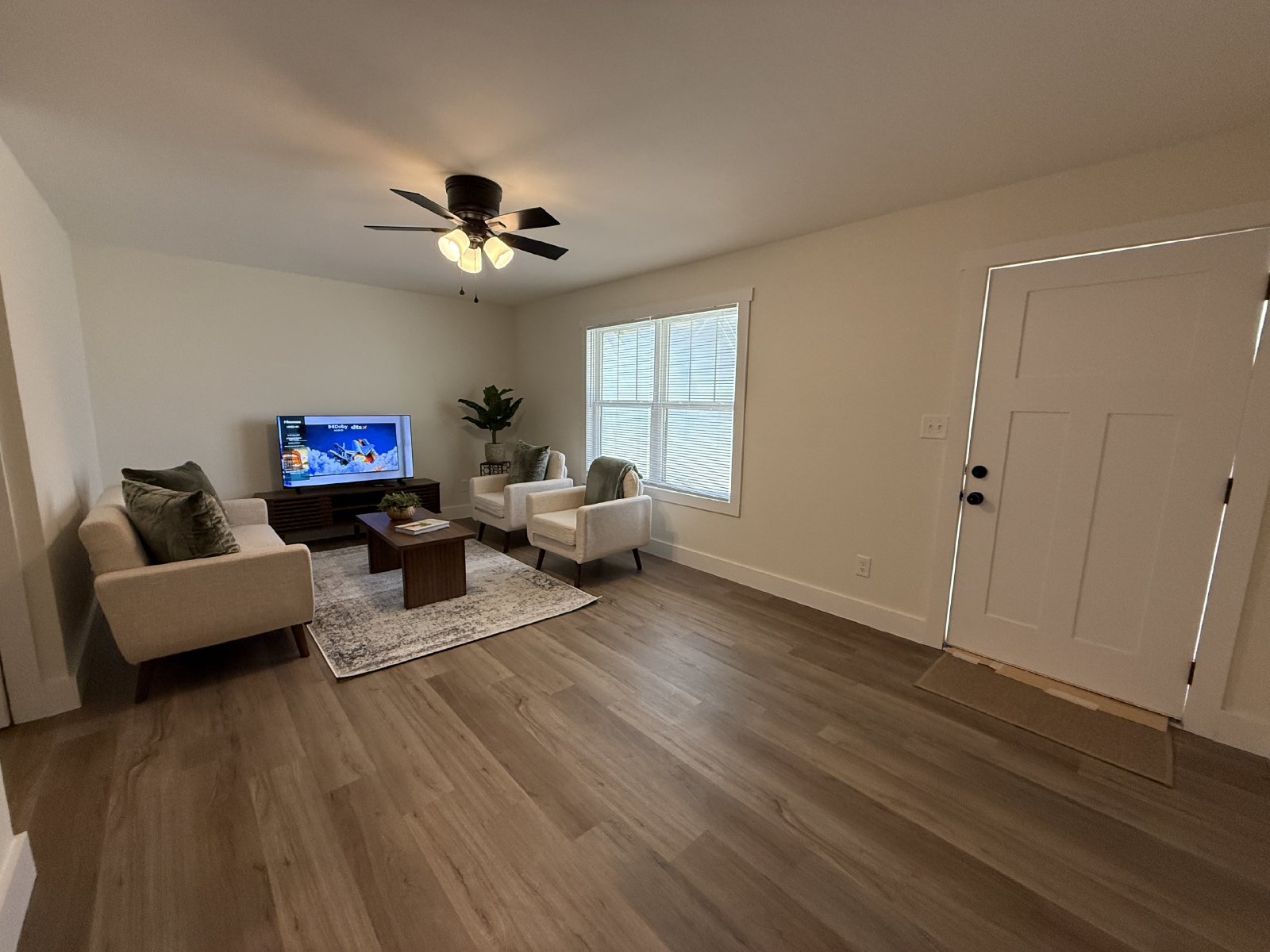 1 BR/ BA Near UGA – Newly Renovated Units Available Soon! Pre-Lease For 2026 property image