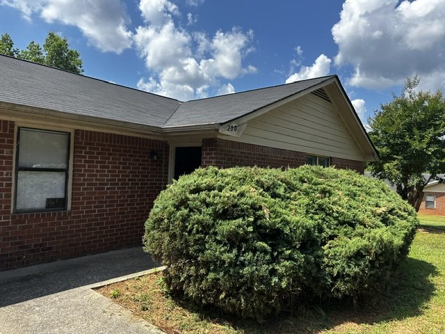 Pet-Friendly 2-bedroom, 1-bath Duplex located on Athen’s West side property image