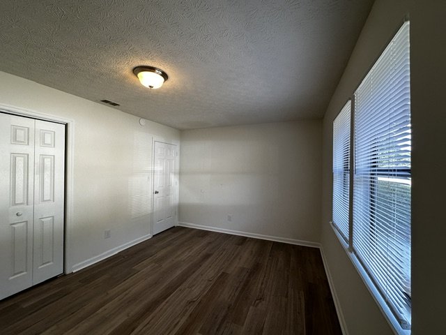 Pet-Friendly 2-bedroom, 1-bath Duplex in West Athens property image