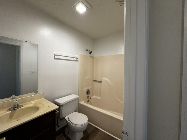 Pet-Friendly 2-bedroom, 1-bath Duplex in West Athens property image
