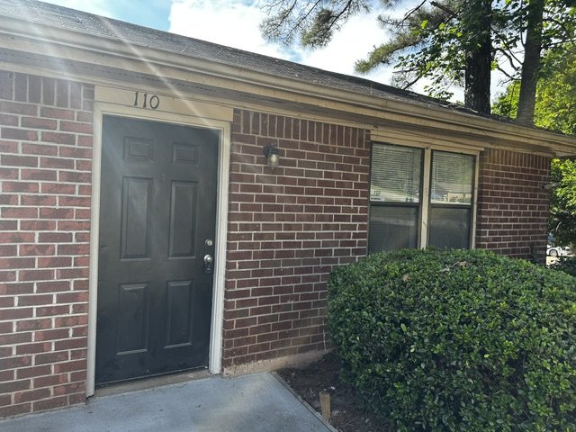 Pet-Friendly 2-bedroom, 1-bath Duplex in West Athens property image