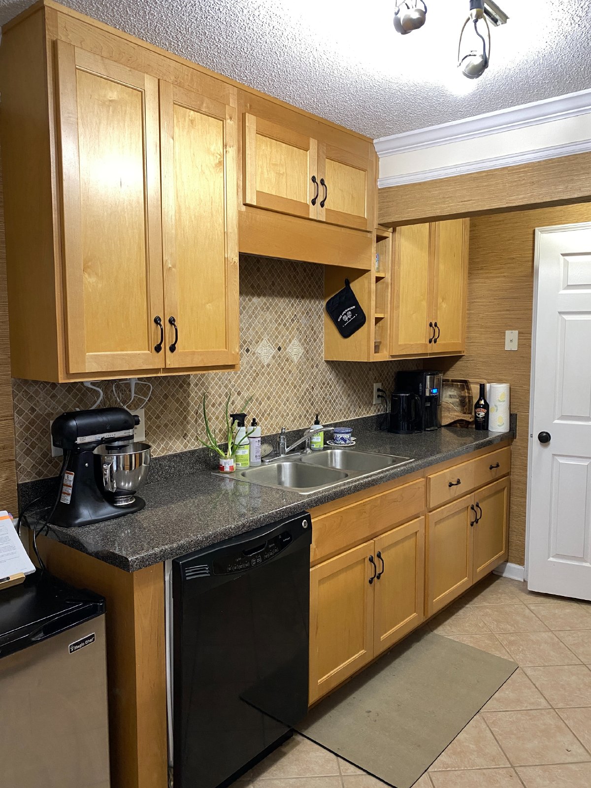 Stunning 2 Bed, 2.5 Bath Condo just off the Oconee Connector property image