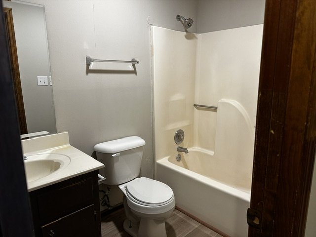 Pet-Friendly 2-bedroom, 1-bath Duplex located on Athen’s West side property image