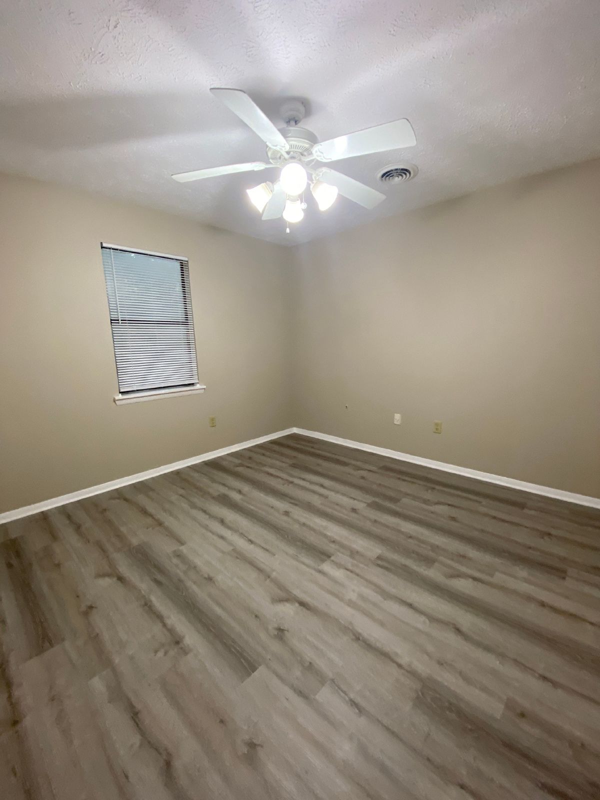 Cute 2 bedroom 1 bath duplex on the east side of Athens, GA property image