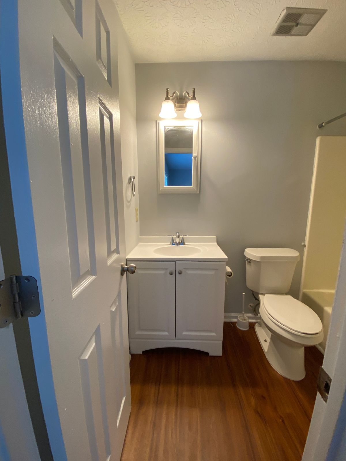 PRE-LEASE FOR JULY 15th! Cute 2 bedroom 2 bath upstairs apartment on eastside Athens, GA property image