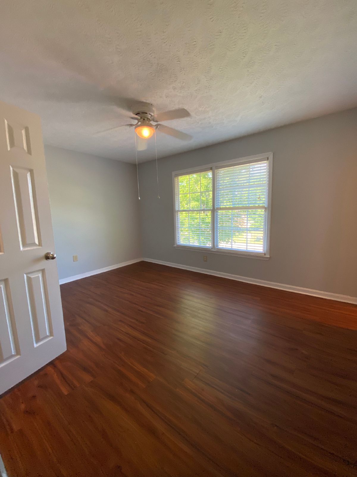 PRE-LEASE FOR JULY 15th! Cute 2 bedroom 2 bath upstairs apartment on eastside Athens, GA property image