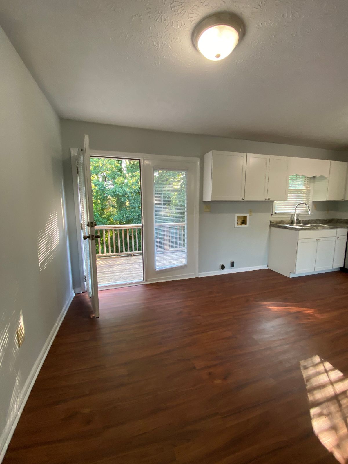 PRE-LEASE FOR JULY 15th! Cute 2 bedroom 2 bath upstairs apartment on eastside Athens, GA property image