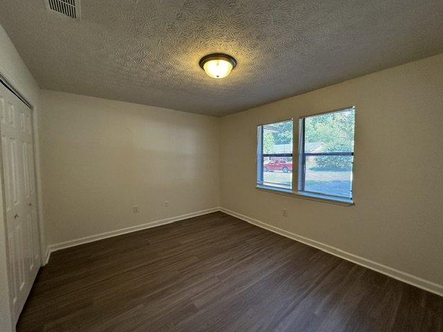 Pet-Friendly 2-bedroom, 1-bath Duplex Home in West Athens property image