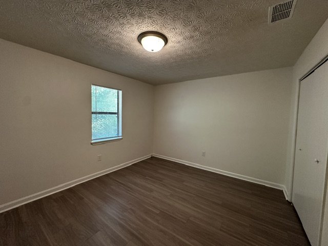 Pet-Friendly 2-bedroom, 1-bath Duplex Home in West Athens property image
