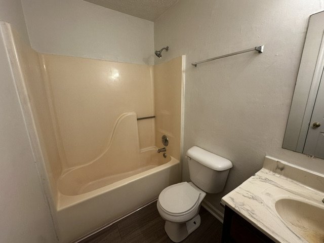 Pet-Friendly 2-bedroom, 1-bath Duplex Home in West Athens property image