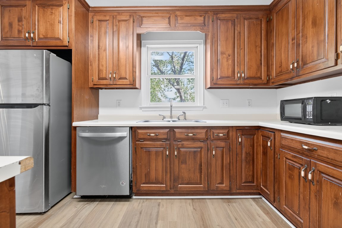 Available now or Pre-Lease for Fall! 2 bedroom/2.5 bath condo with two car garage near Five Points property image