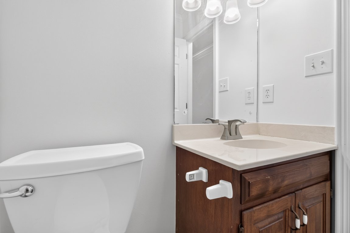 Available now or Pre-Lease for Fall! 2 bedroom/2.5 bath condo with two car garage near Five Points property image
