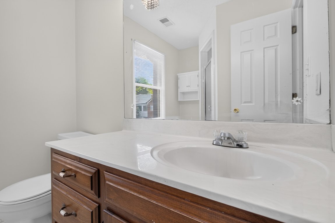 Available now or Pre-Lease for Fall! 2 bedroom/2.5 bath condo with two car garage near Five Points property image