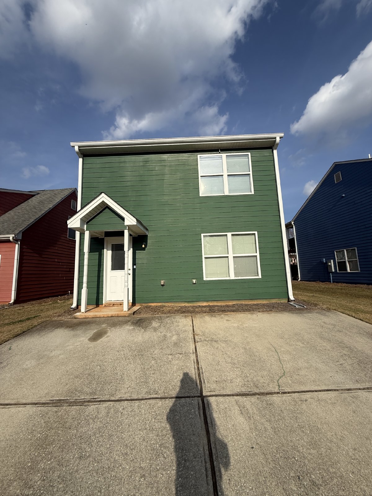 Discover Comfort and Convenience 3 BR/3 BA Home in Desirable Bridgewater Community! property image