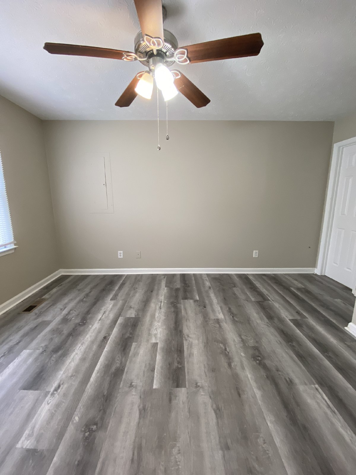 Charming, Pet-Friendly 3 Bedroom, 2 Bath Home on Whitehead Road property image