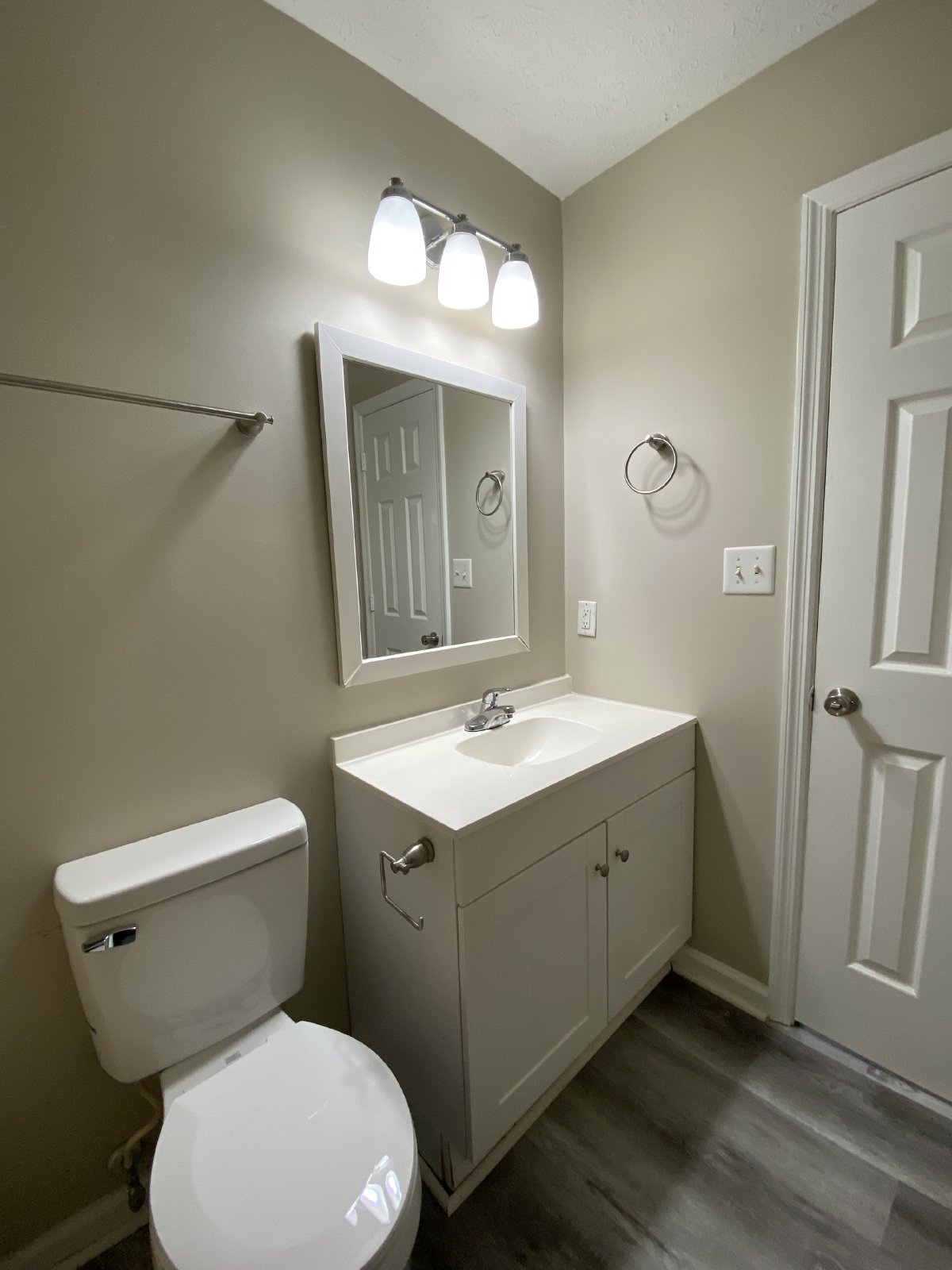 Charming, Pet-Friendly 3 Bedroom, 2 Bath Home on Whitehead Road property image