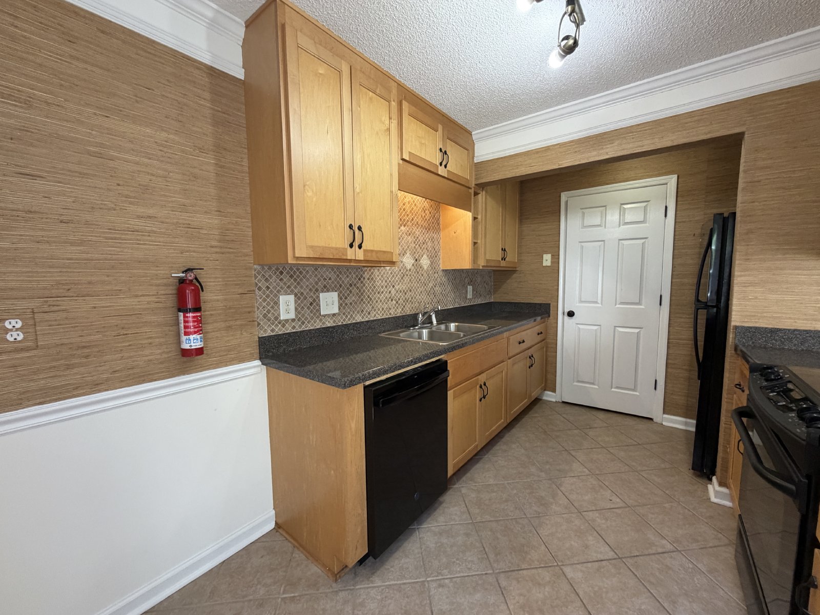 Stunning 2 Bed, 2.5 Bath Condo just off the Oconee Connector property image
