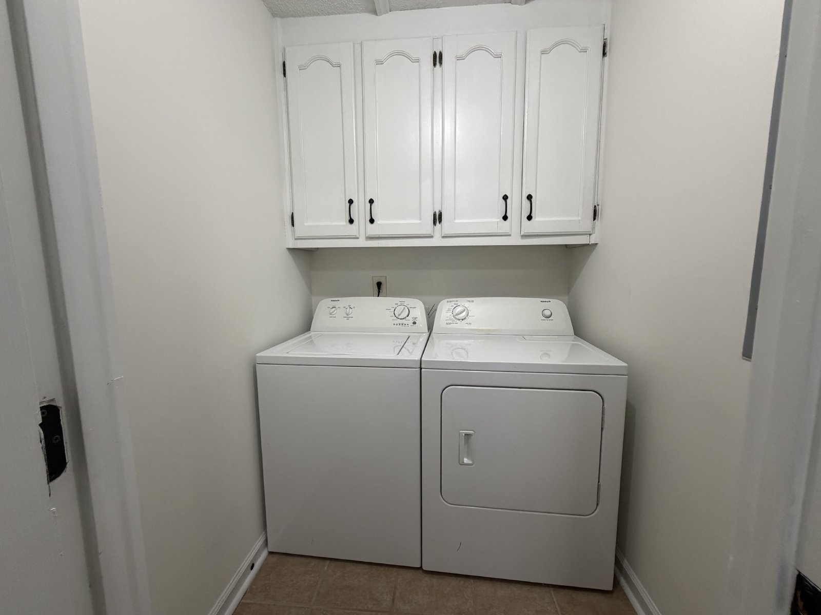 Stunning 2 Bed, 2.5 Bath Condo just off the Oconee Connector property image