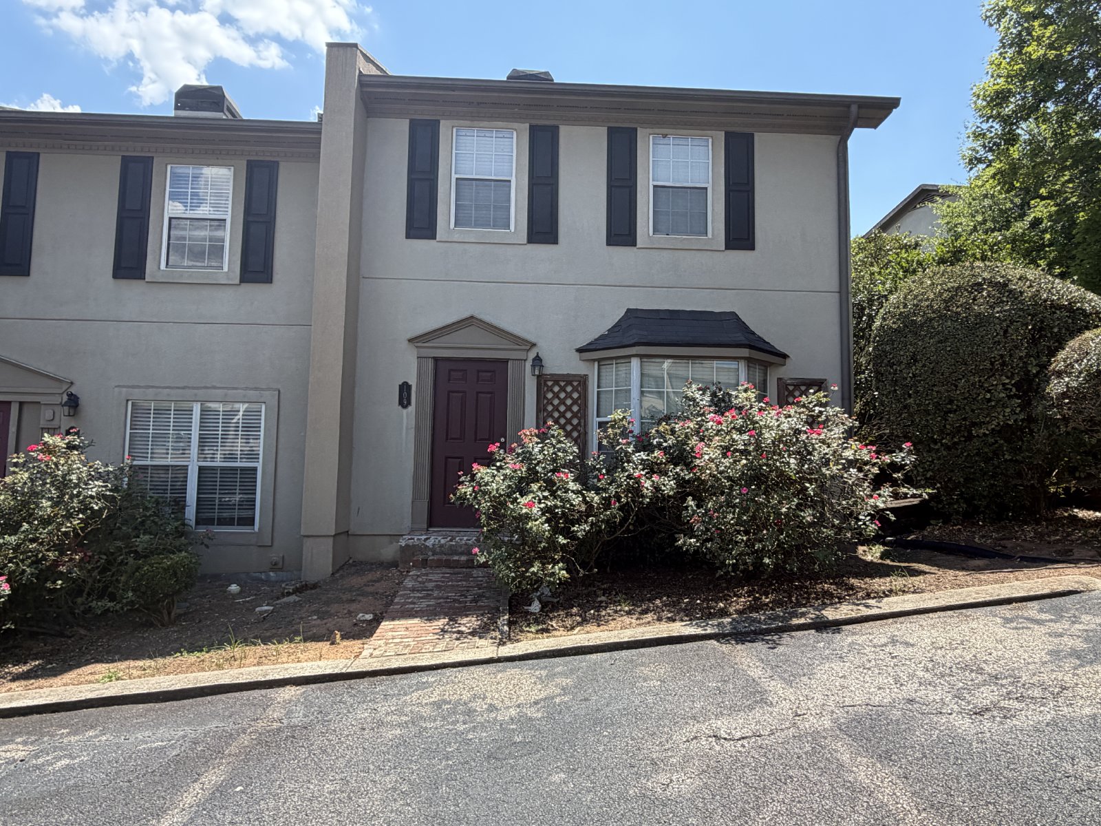 Stunning 2 Bed, 2.5 Bath Condo just off the Oconee Connector property image