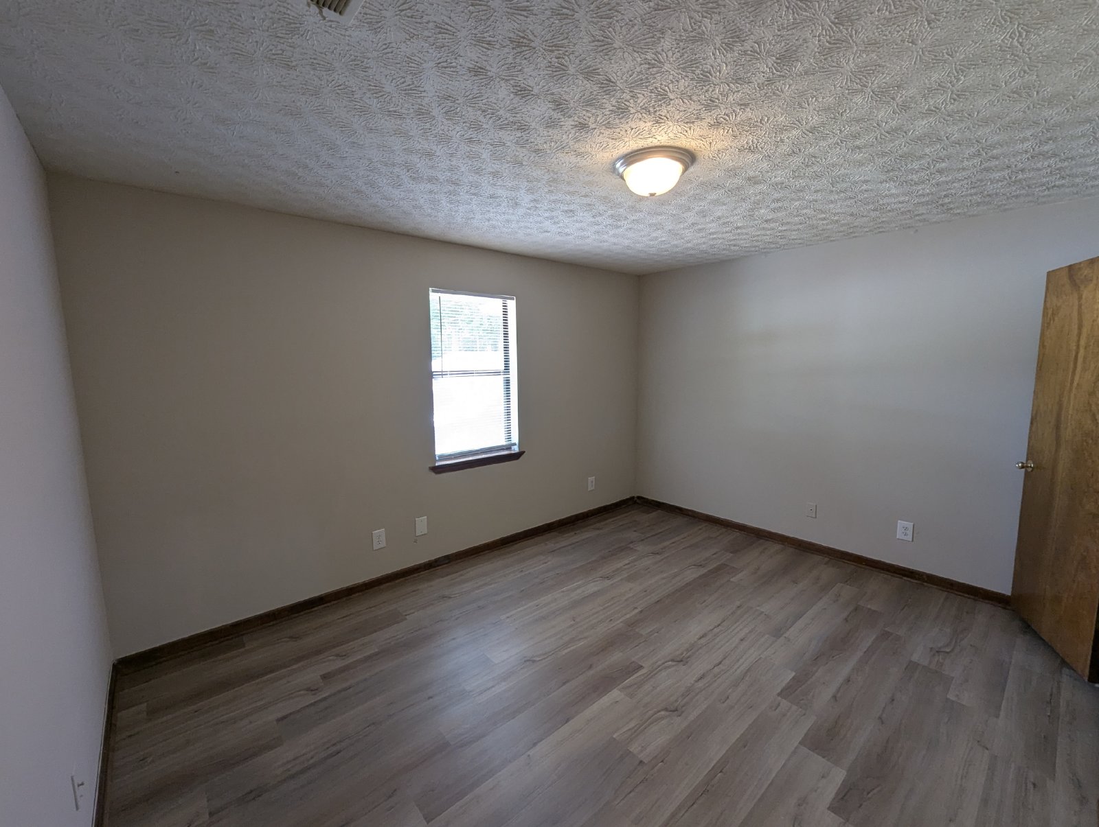 Renovated 2 BD/1 BA Duplex unit in East Athens property image