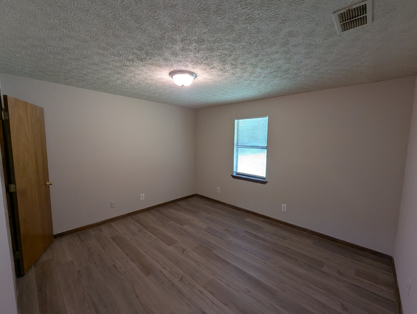 Renovated 2 BD/1 BA Duplex unit in East Athens property image