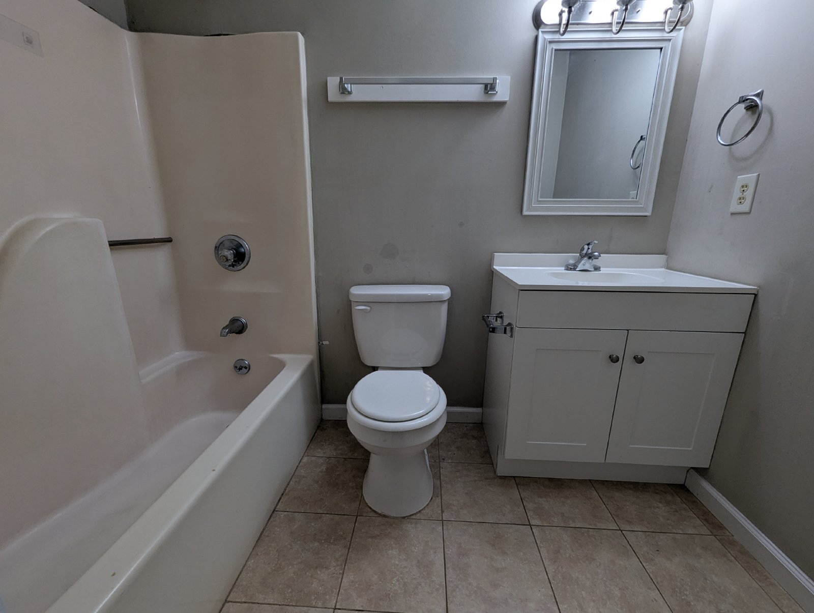 Newly Renovated 2 bd/2 ba Unit off Tallassee Rd property image