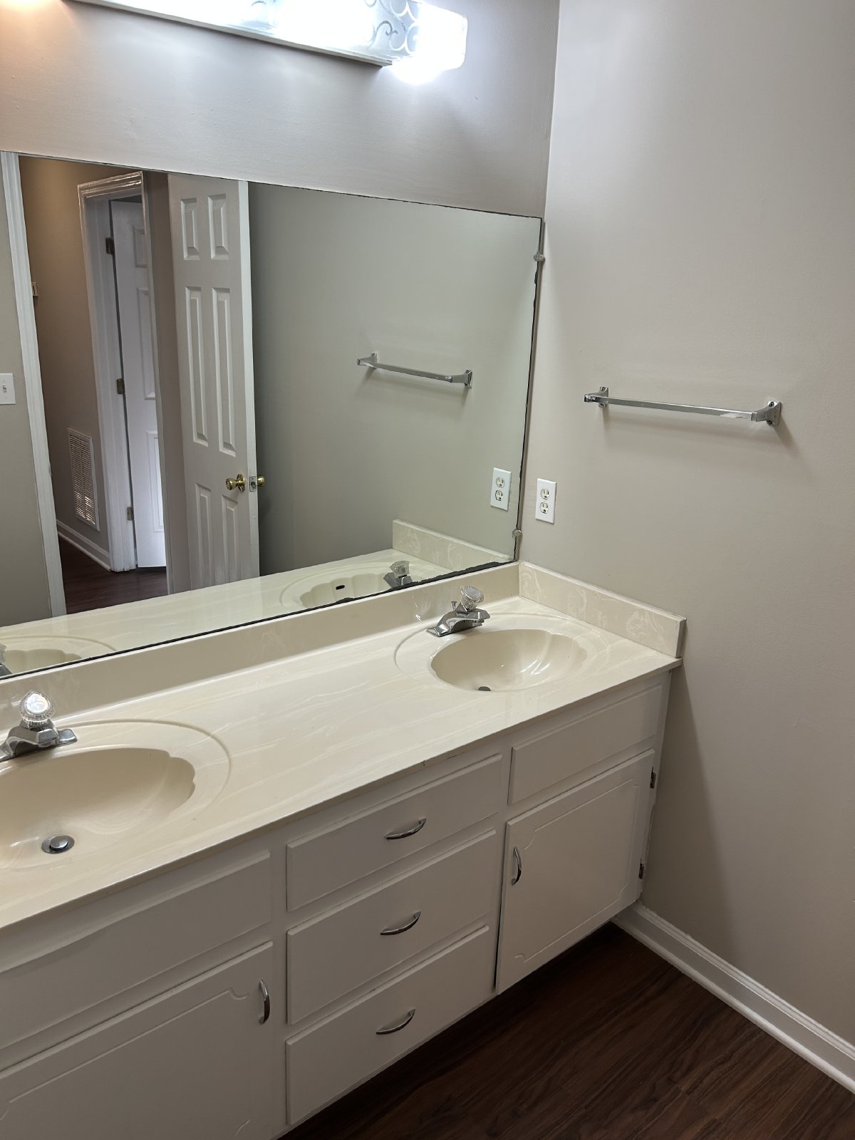 Pet-Friendly 2-Bedroom, 1-Bath Duplex in the Wellington Community property image