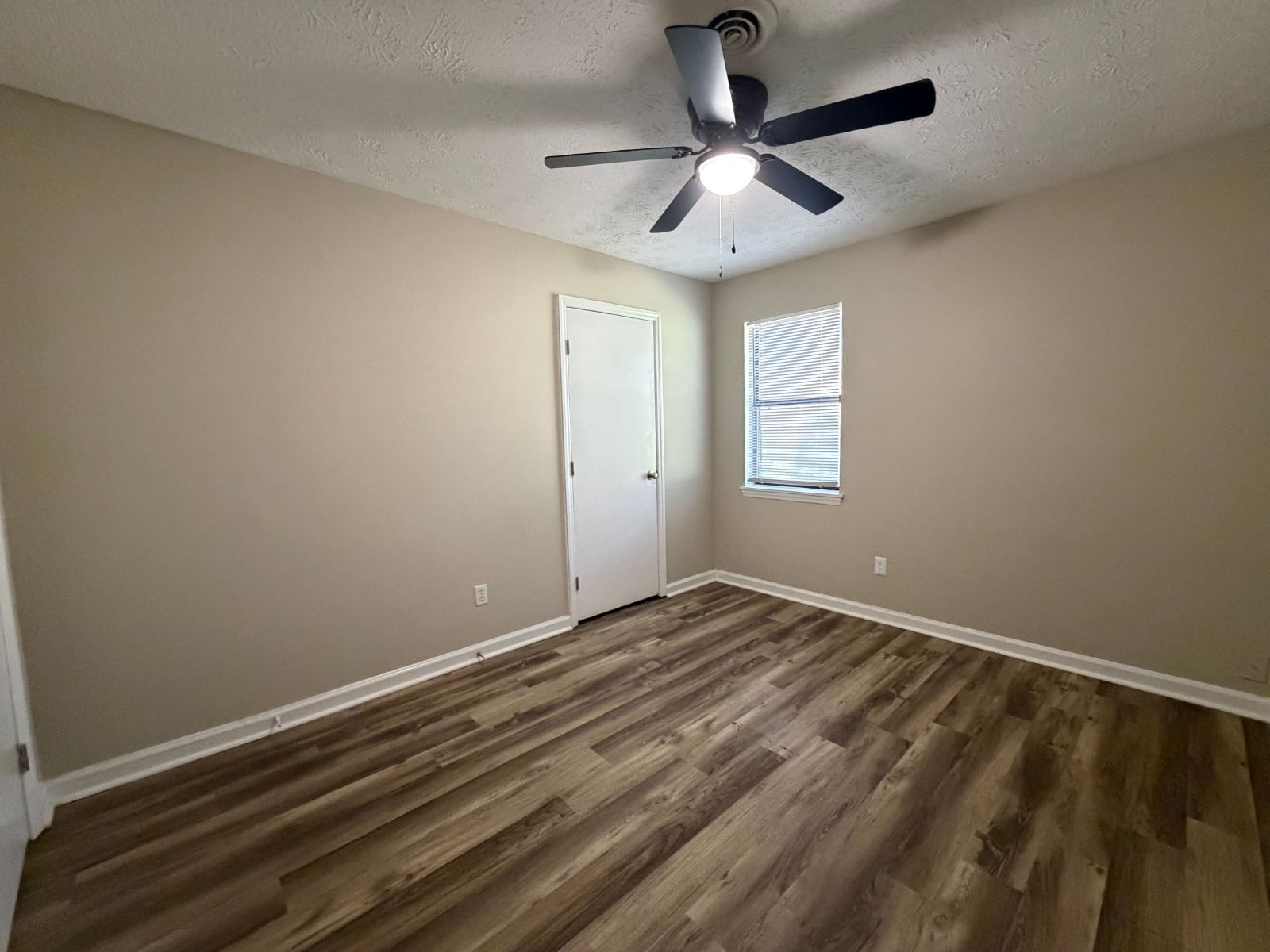 Adorable 2 bedroom 1.5 bath duplex in Athens, GA. property image