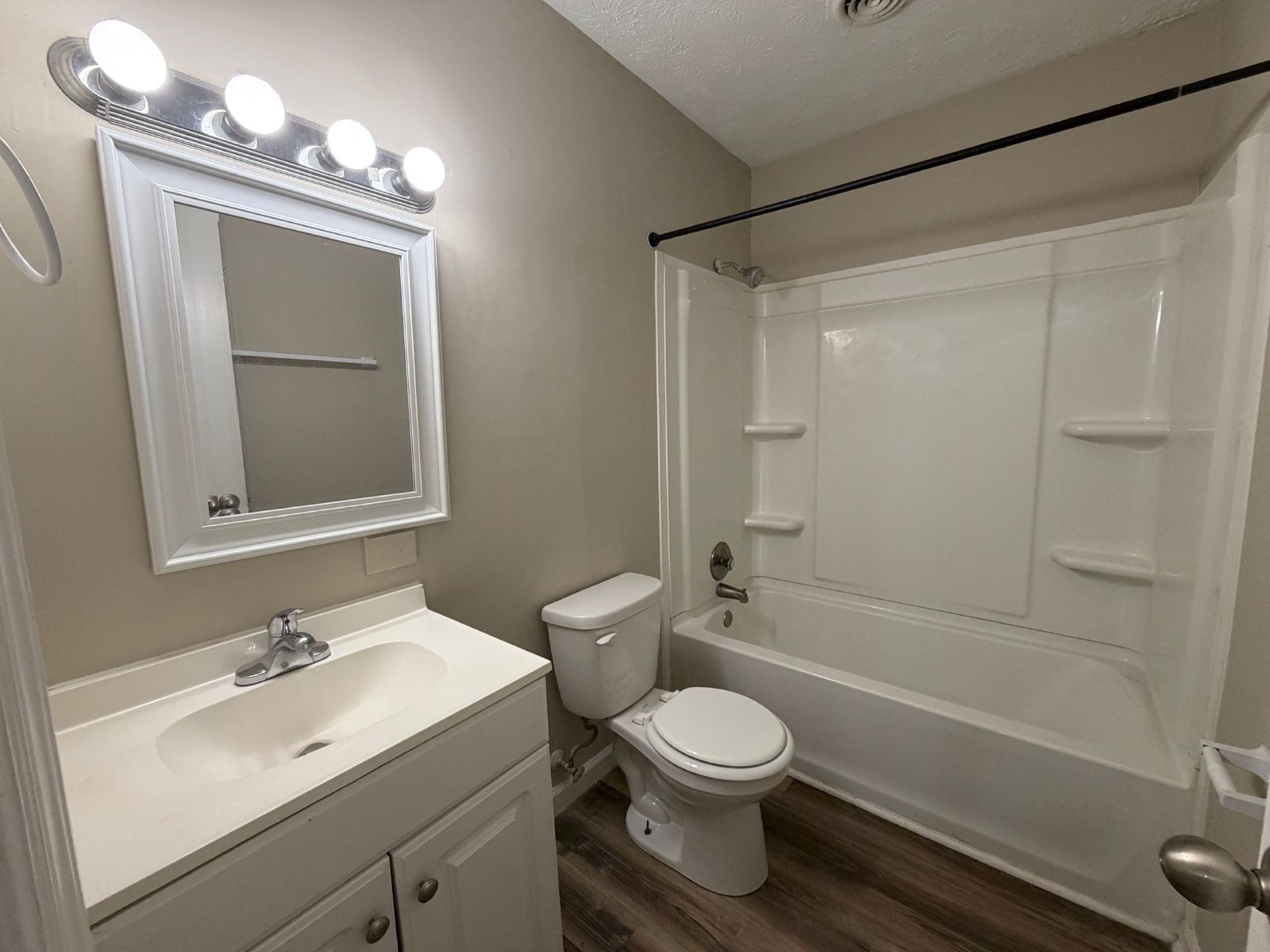 Adorable 2 bedroom 1.5 bath duplex in Athens, GA. property image