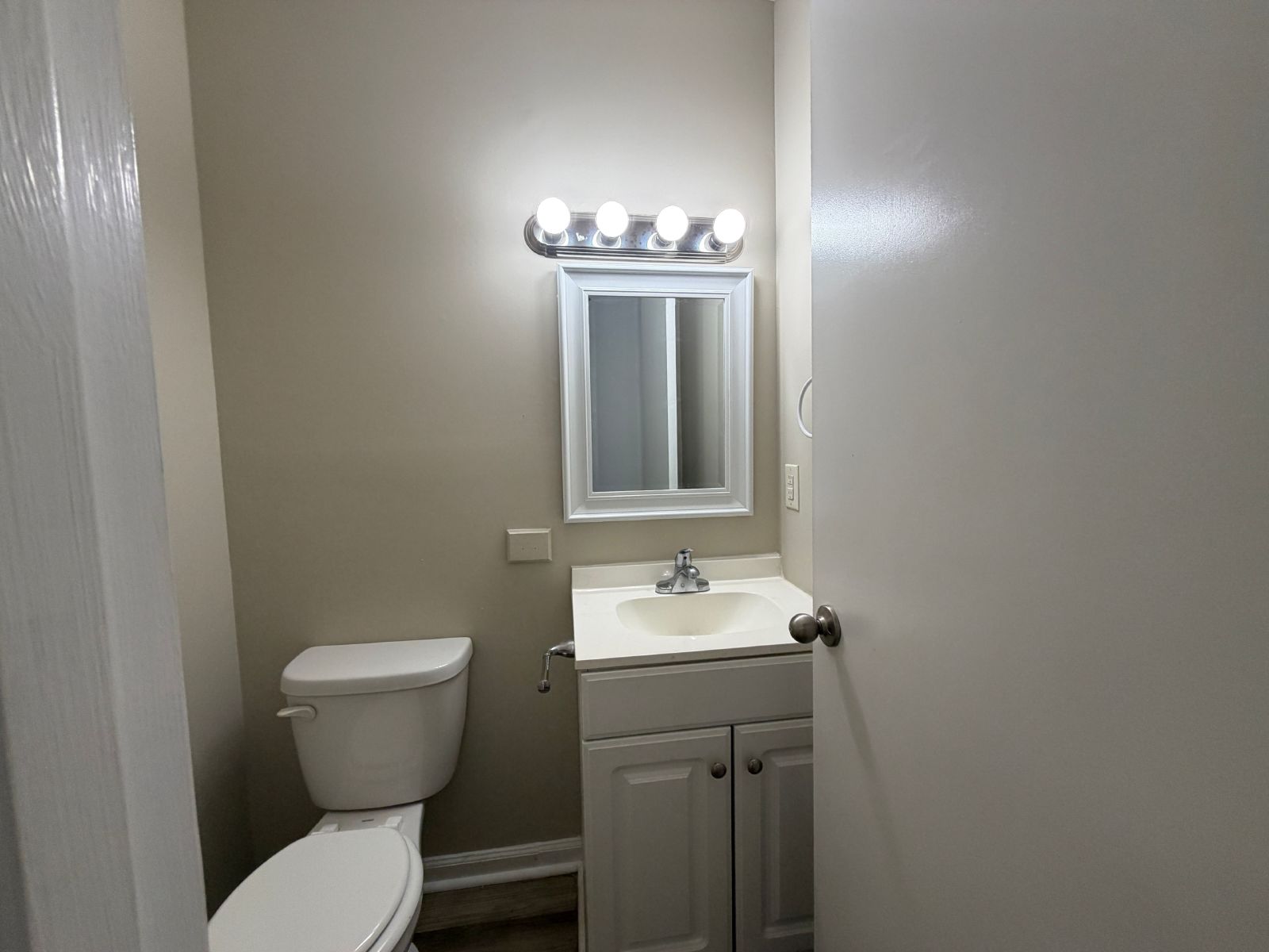 Adorable 2 bedroom 1.5 bath duplex in Athens, GA. property image