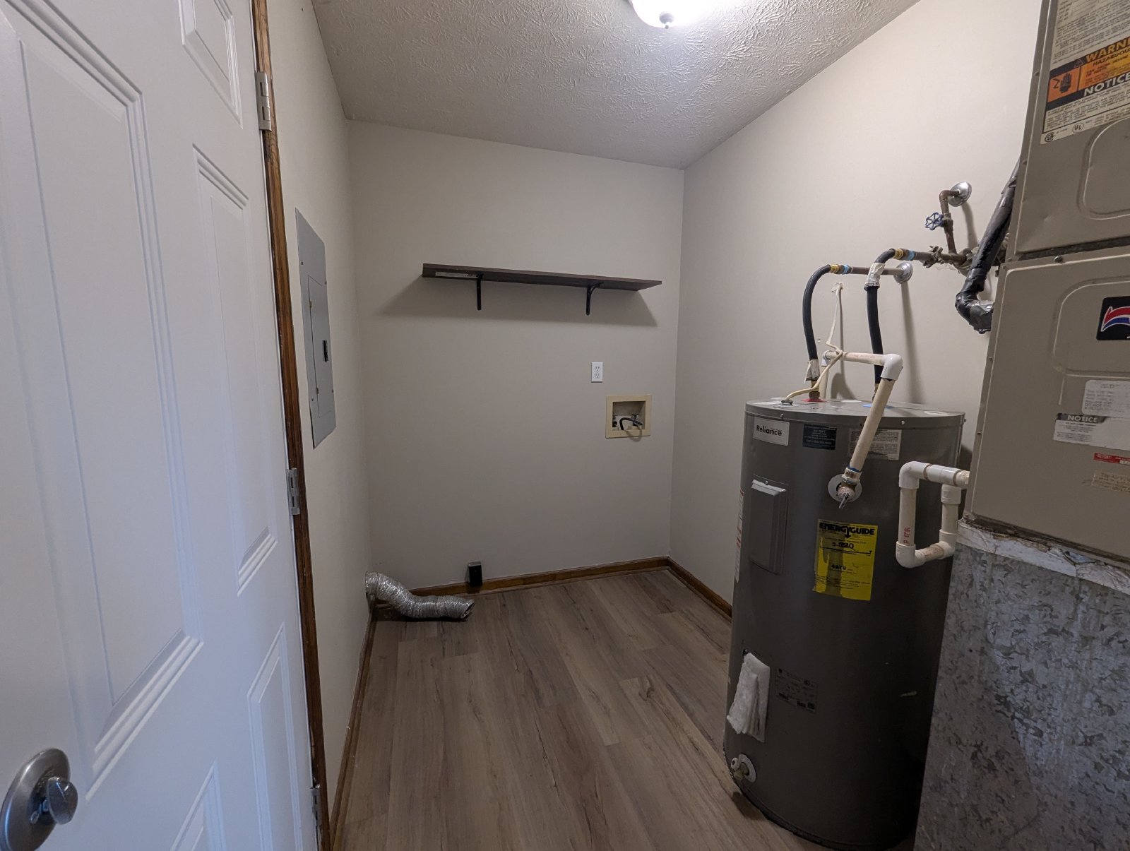 Renovated Pet-Friendly 2-bedroom, 1-bath Duplex unit property image