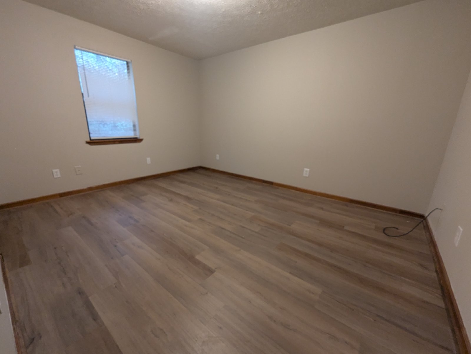 Renovated Pet-Friendly 2-bedroom, 1-bath Duplex unit property image