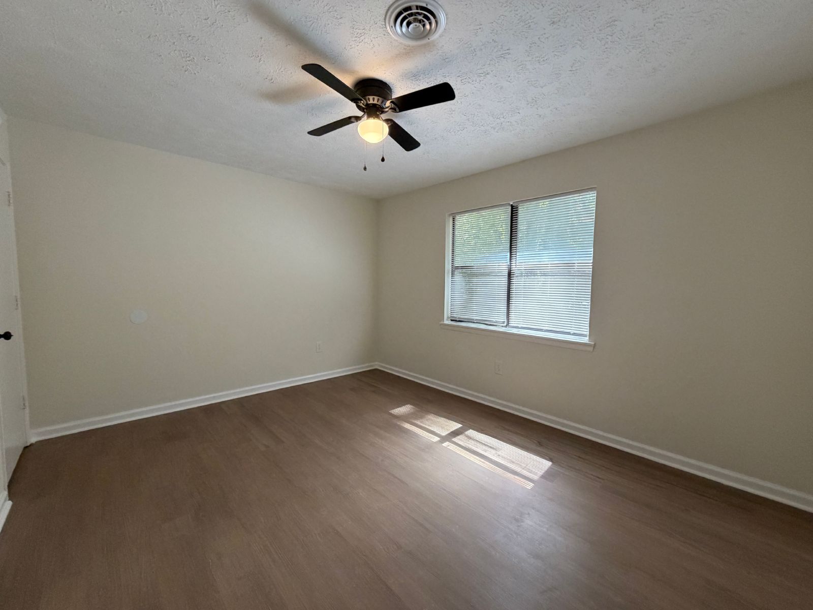 Renovated 2-bedroom, 1-bath duplex in east athens, ga property image